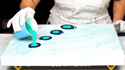 Pour art